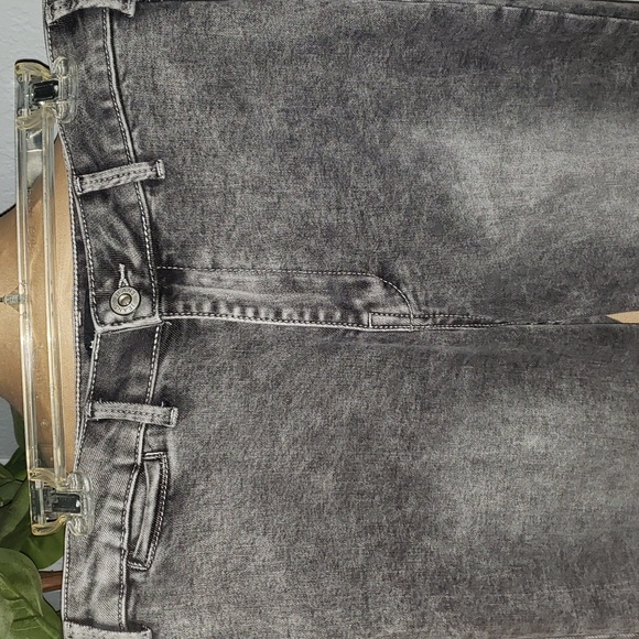 Alison Sheri Faded Wash Jeans - Picture 4 of 8